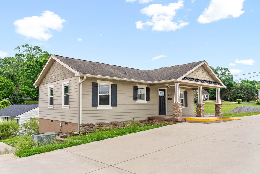 More Photos Of 1662 Golf Club Ln, Clarksville Office For Sale