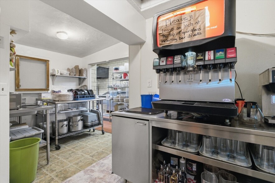More Photos Of 4729 Liberty Ave, Pittsburgh Storefront Retail Office For Sale