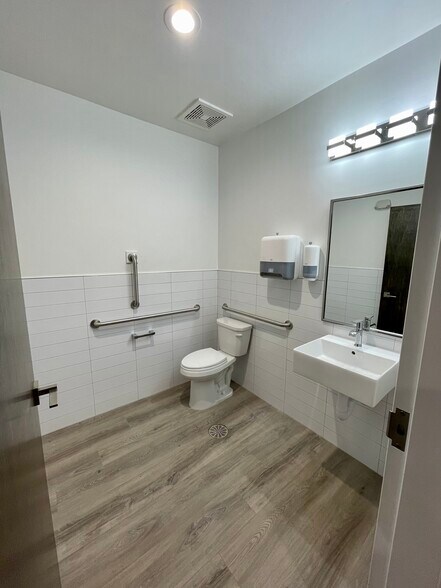 More Photos Of 687 N 2000 W, Springville Warehouse For Lease