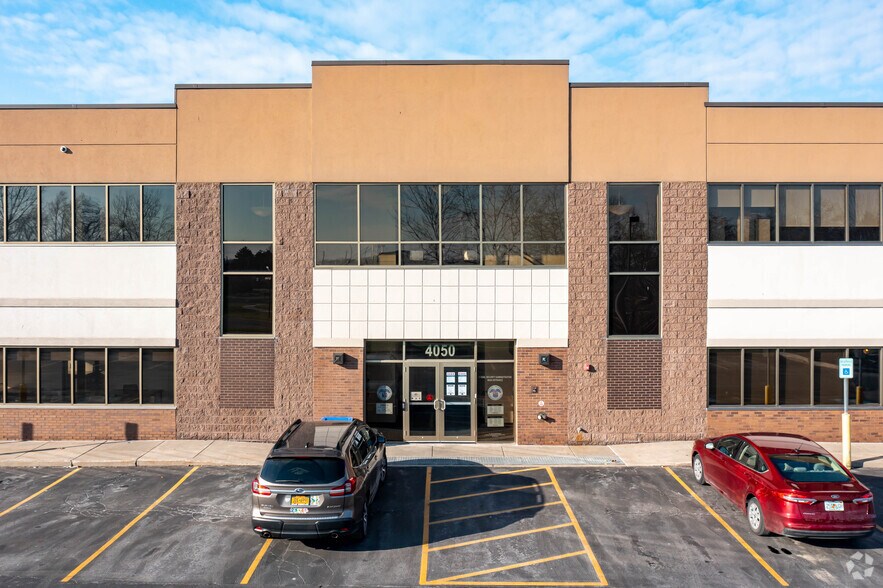 More Photos Of 4050 W Ridge Rd, Rochester Coworking Space