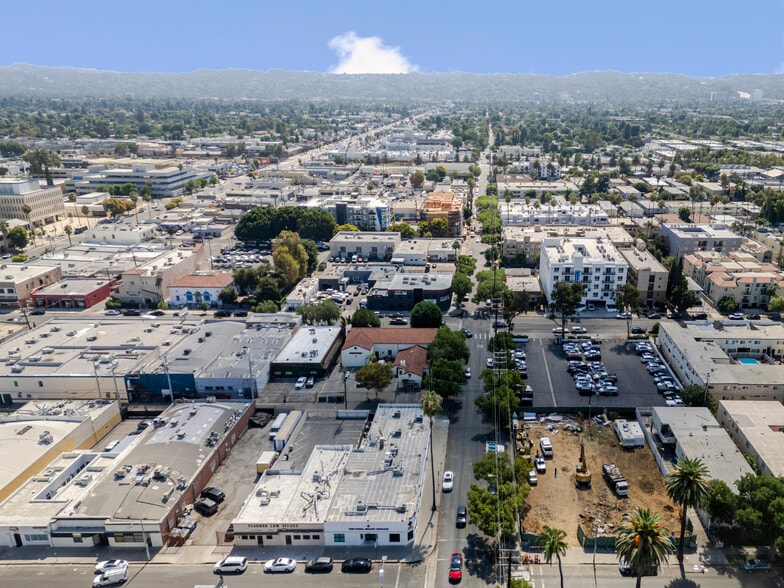 More Photos Of 14554-14560 Friar St, Van Nuys Freestanding For Sale