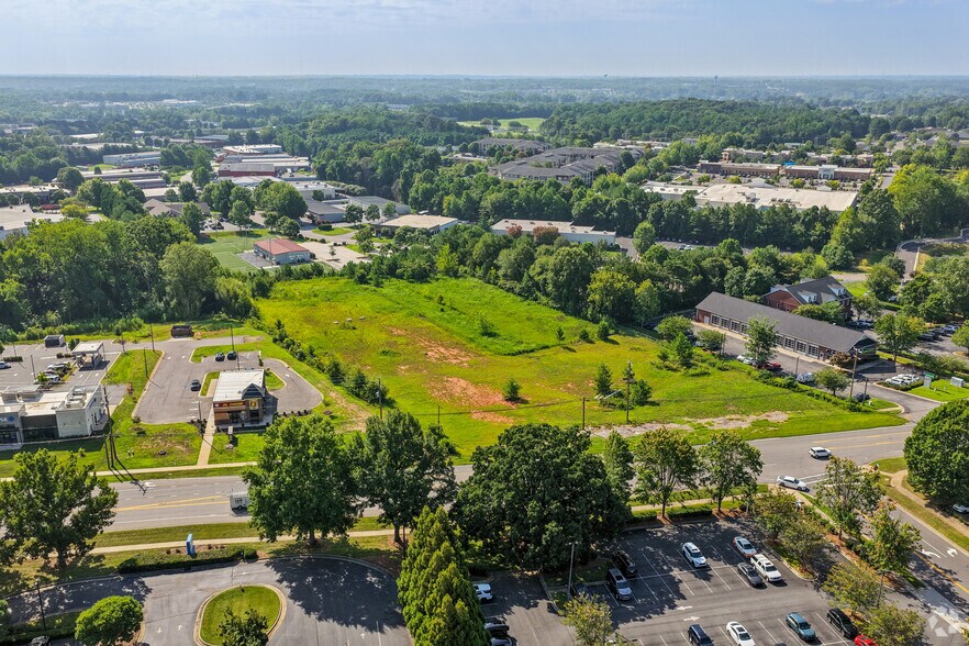 More Photos Of 211 Williamson Rd, Mooresville Land For Sale