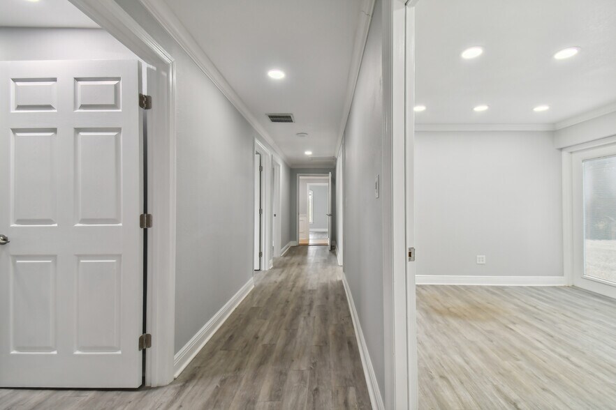 More Photos Of 21859 Sr-54, Lutz Medical For Sale