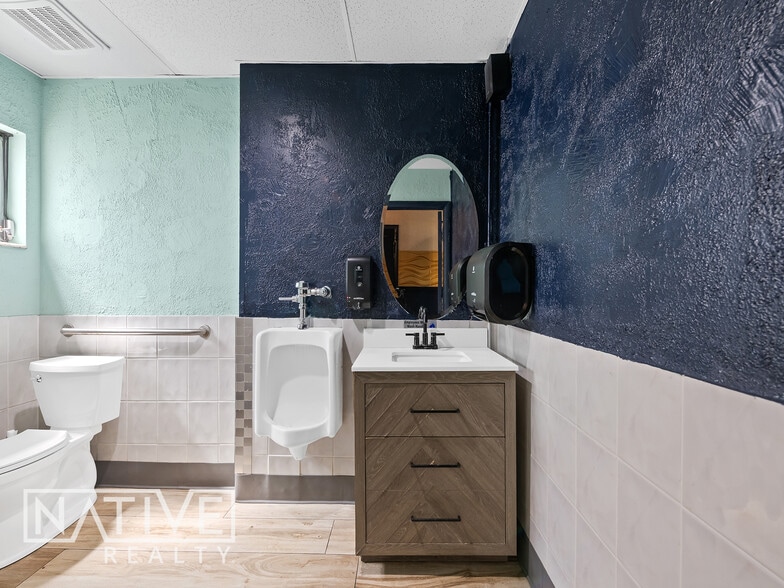 More Photos Of 2822 E Commercial Blvd, Fort Lauderdale Restaurant For Lease