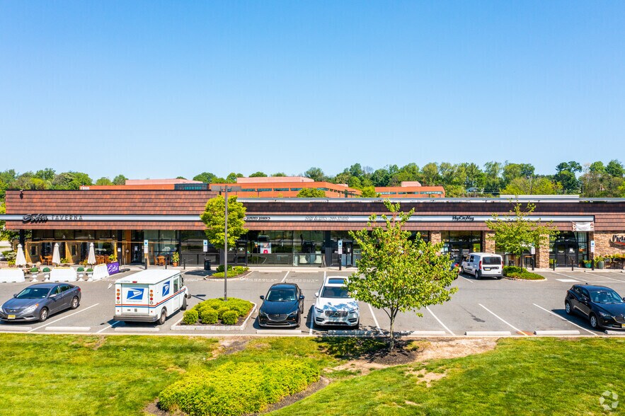 More Photos Of 210-236 N Radnor Chester Rd, Radnor Restaurant For Lease