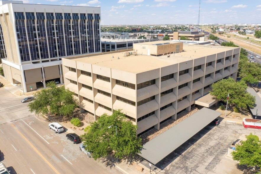More Photos Of 125 W Missouri Ave, Midland Office For Lease