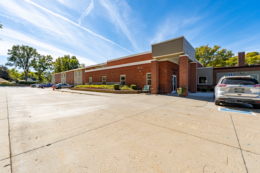 More Photos Of 25 S Linden Ave, Council Bluffs Apartments For Sale