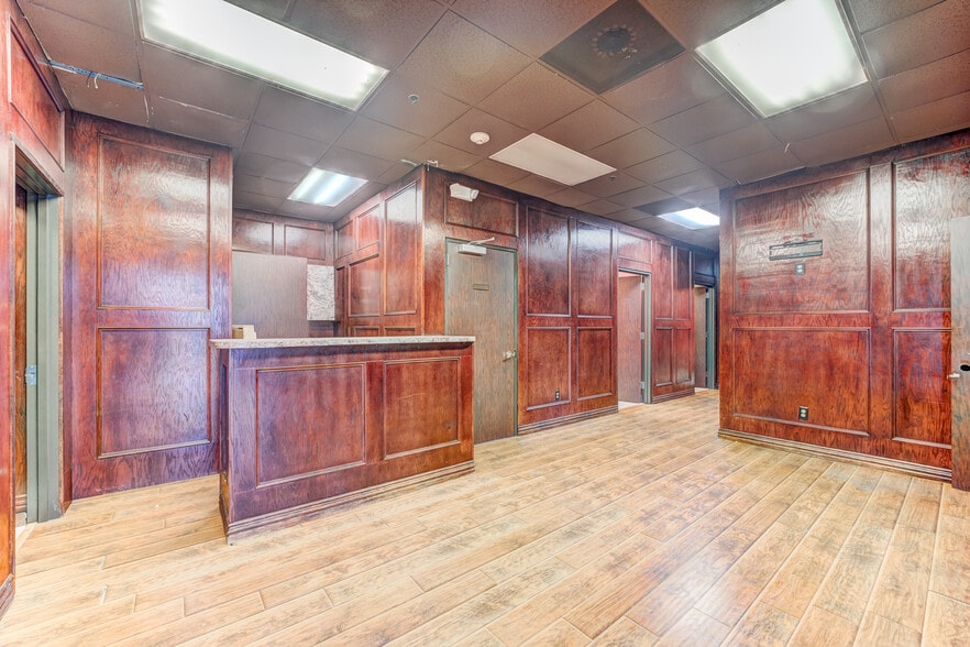 More Photos Of 324 Fm-1960 Rd, Houston General Retail For Sale