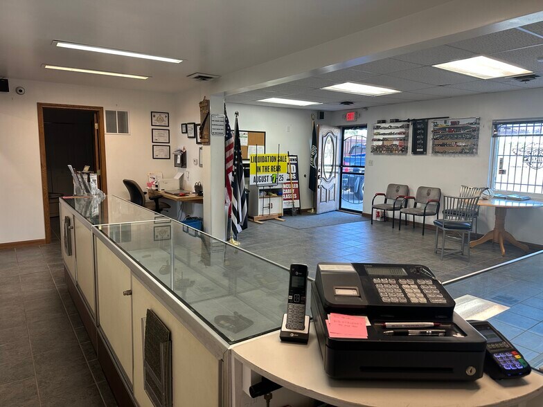 More Photos Of 436 S Schuyler Ave, Bradley Storefront For Sale