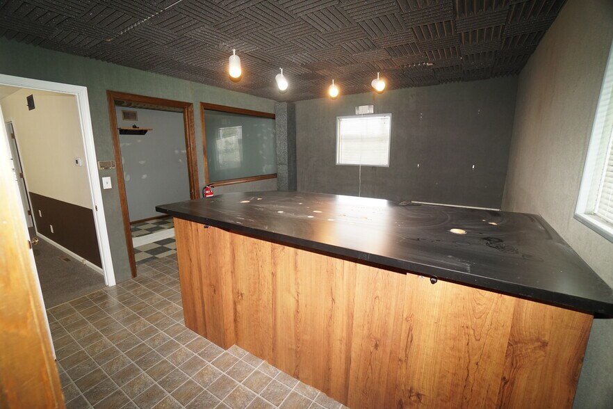 More Photos Of 2414 S Leonard Rd, Saint Joseph Office For Sale