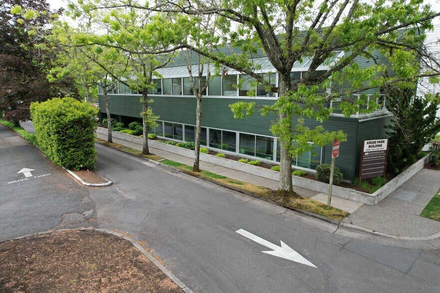 More Photos Of 3990 Collins Way, Lake Oswego Office For Sale