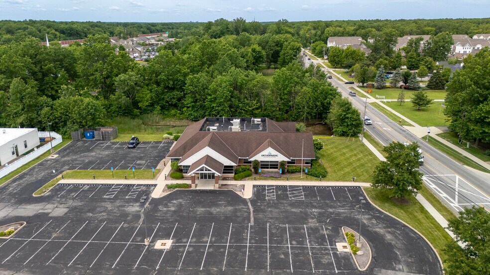 More Photos Of 1502 Traveler's Pt, Avon Medical For Lease