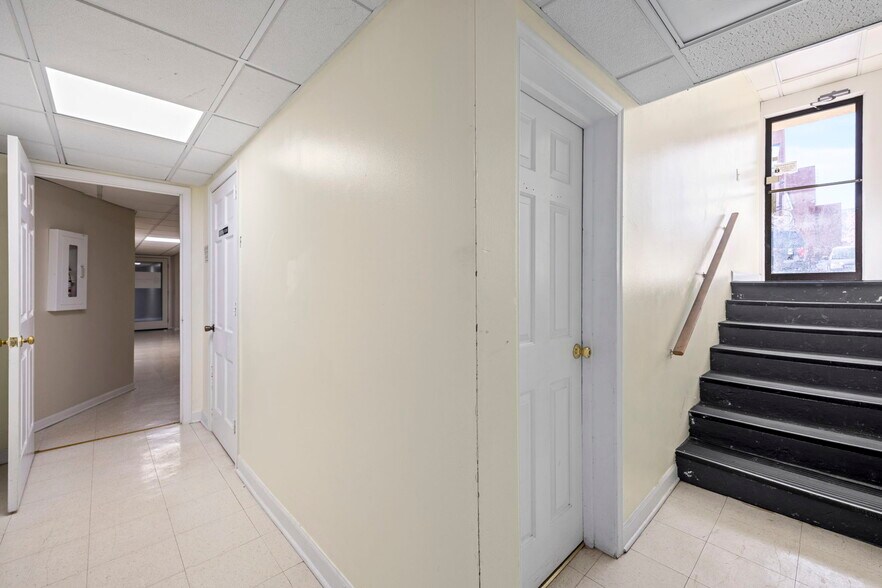 More Photos Of , Waynesboro Office For Sale