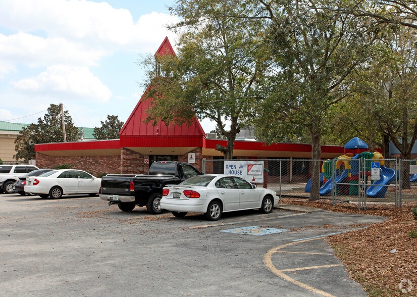 Primary Photo Of 940 S Winter Park Dr, Casselberry General Retail For Sale