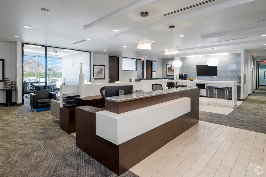 More Photos Of 2415 E Camelback Rd, Phoenix Coworking Space