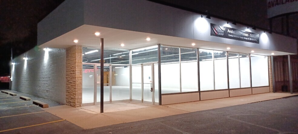 More Photos Of 815 36th St SW, Grand Rapids Freestanding For Lease