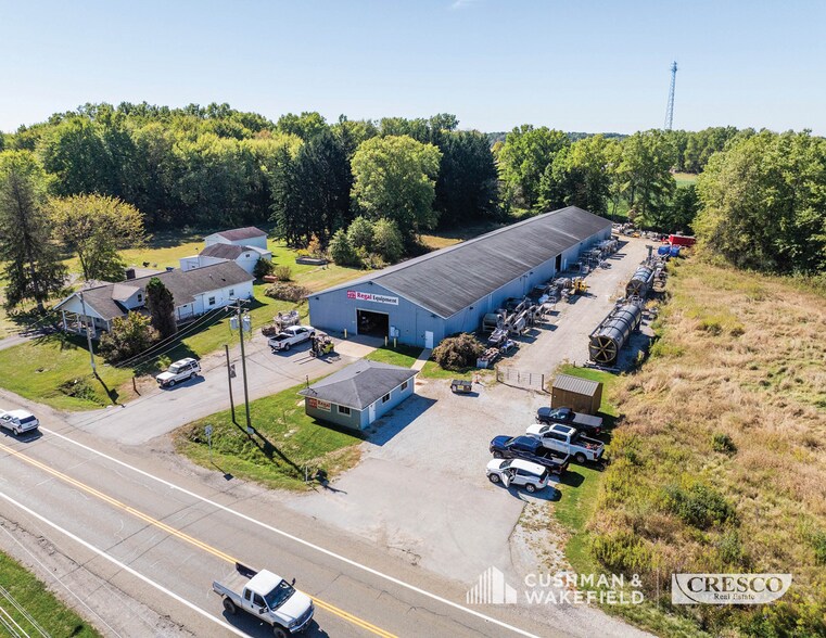 Primary Photo Of 4171 OH-14, Ravenna Showroom For Sale