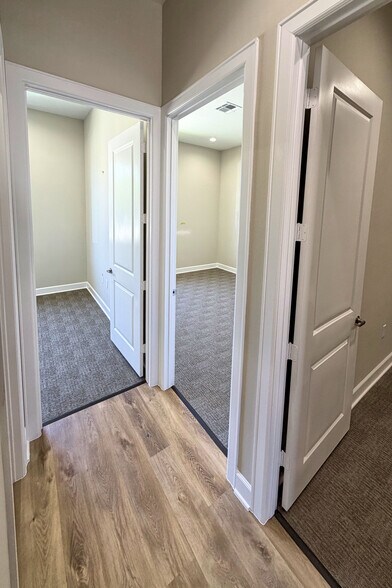 More Photos Of 625 Regal Row, Montgomery Office For Lease