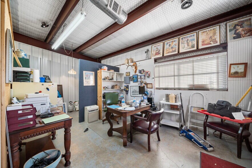 More Photos Of 8775 Highway 290 E, Chappell Hill Self Storage For Sale