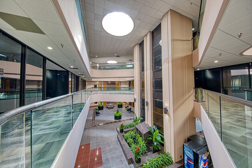 More Photos Of 1300 N Sam Houston Pky E, Houston Office Residential For Lease