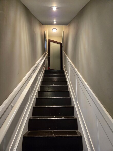 More Photos Of 1922 Placentia Ave, Costa Mesa Light Manufacturing For Lease