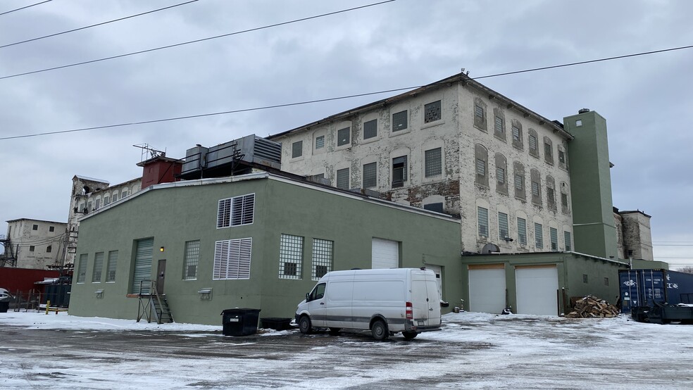 More Photos Of 831 Broad St, Utica Manufacturing For Lease