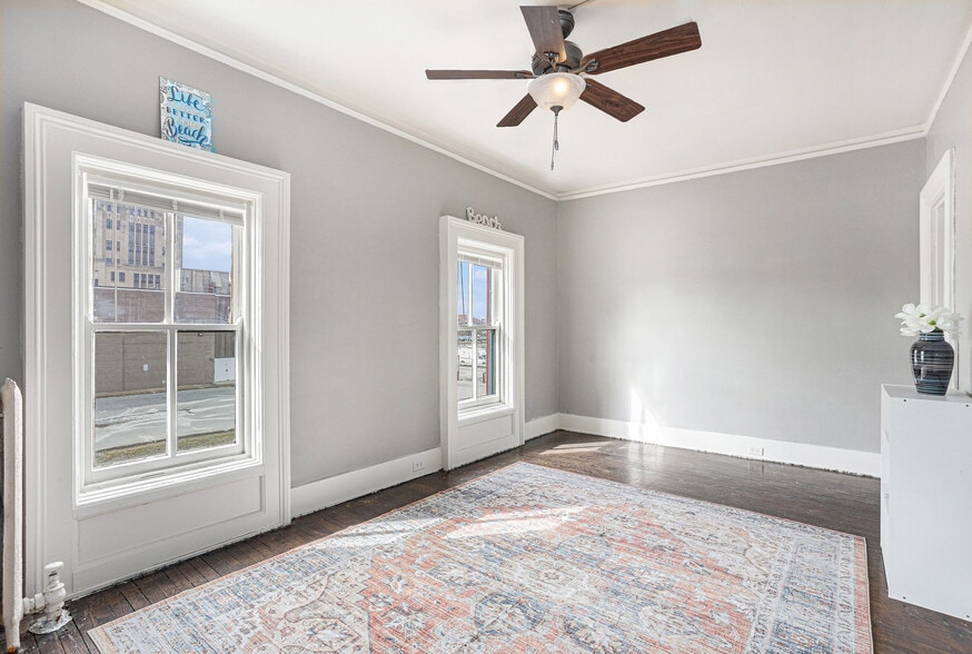 More Photos Of 701 Center Ave, Bay City Apartments For Sale