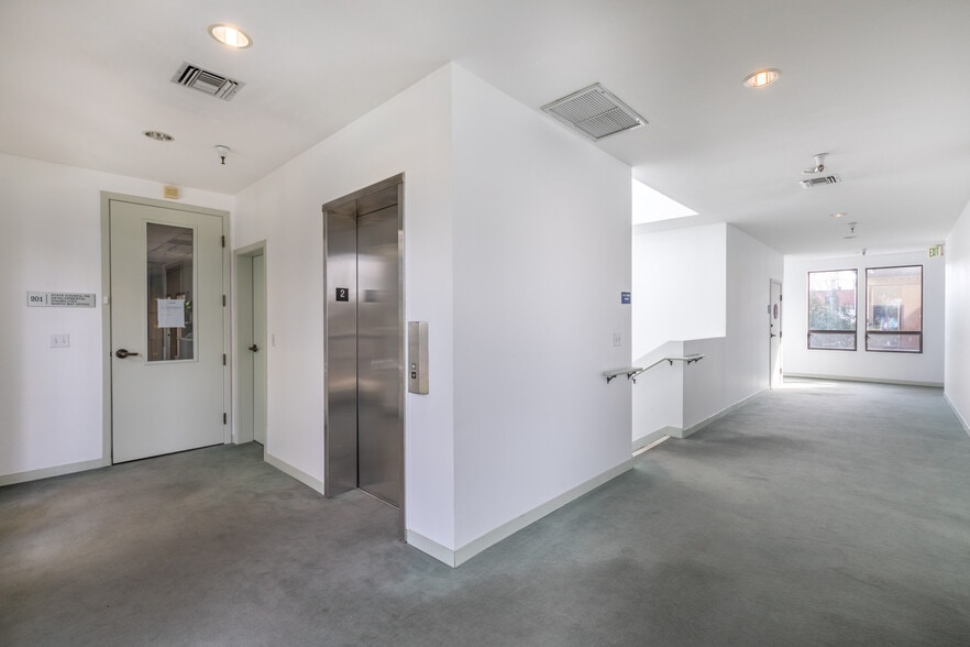 More Photos Of 236 Georgia St, Vallejo Office For Lease
