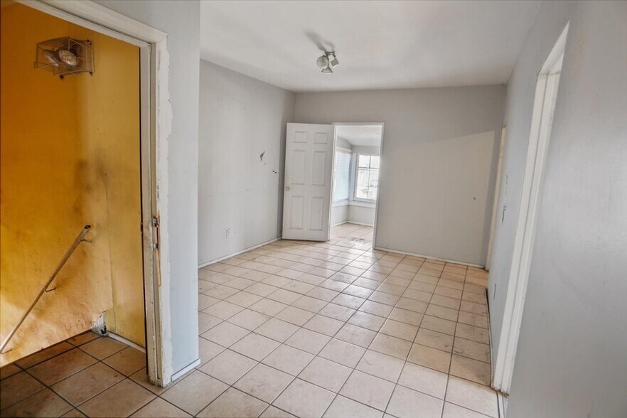 More Photos Of 140 S Avenue 58, Los Angeles Apartments For Sale