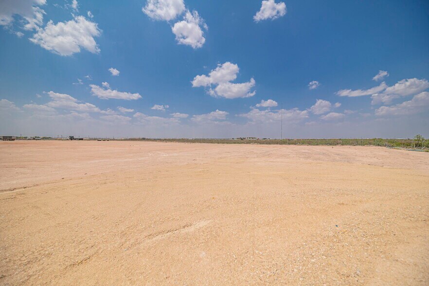 More Photos Of 14010 W Silver Fox Trl, Odessa Warehouse For Lease