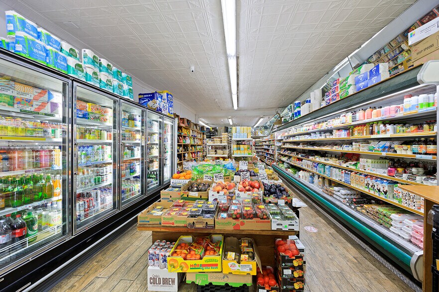 More Photos Of 678 Manhattan Ave, Brooklyn Storefront Retail Residential For Lease