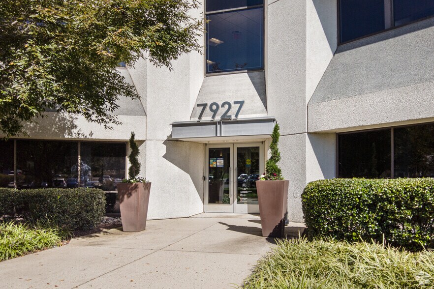 More Photos Of 7927 Jones Branch Dr, McLean Office For Lease