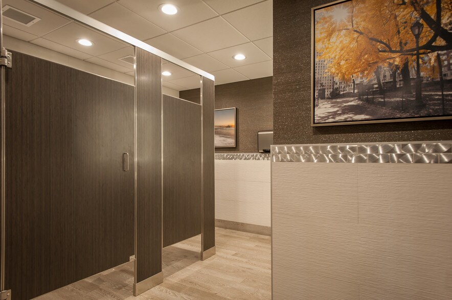 More Photos Of 50 Route 111, Smithtown Medical For Lease