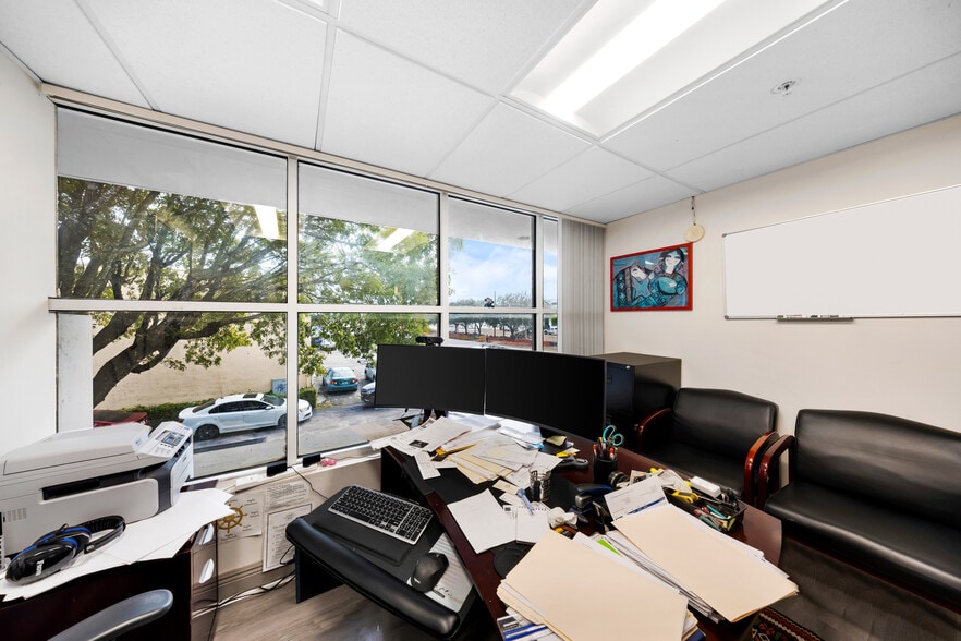 More Photos Of 7655-7669 NW 50th St, Miami Office For Sale