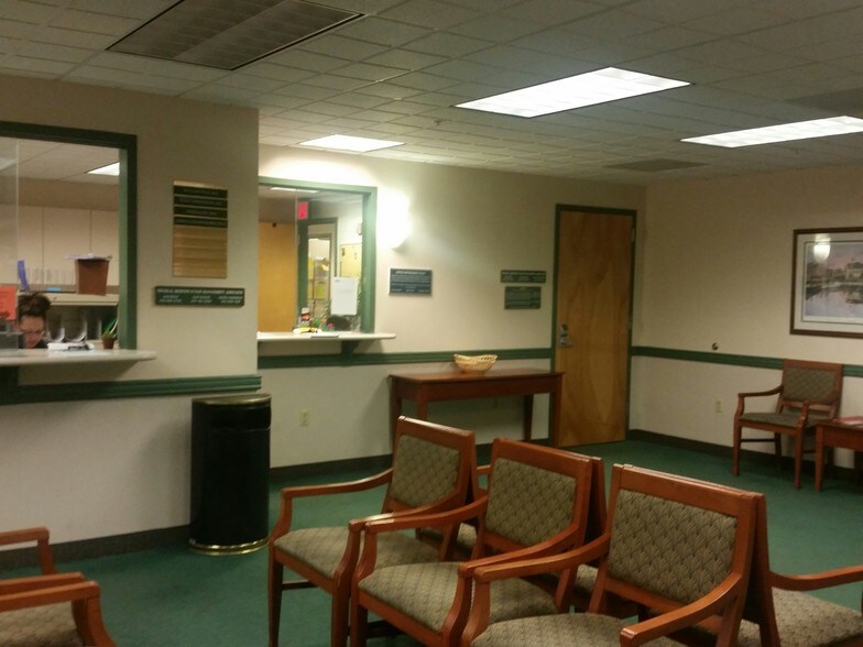 More Photos Of 2002 Medical Pky, Annapolis Hospital For Lease