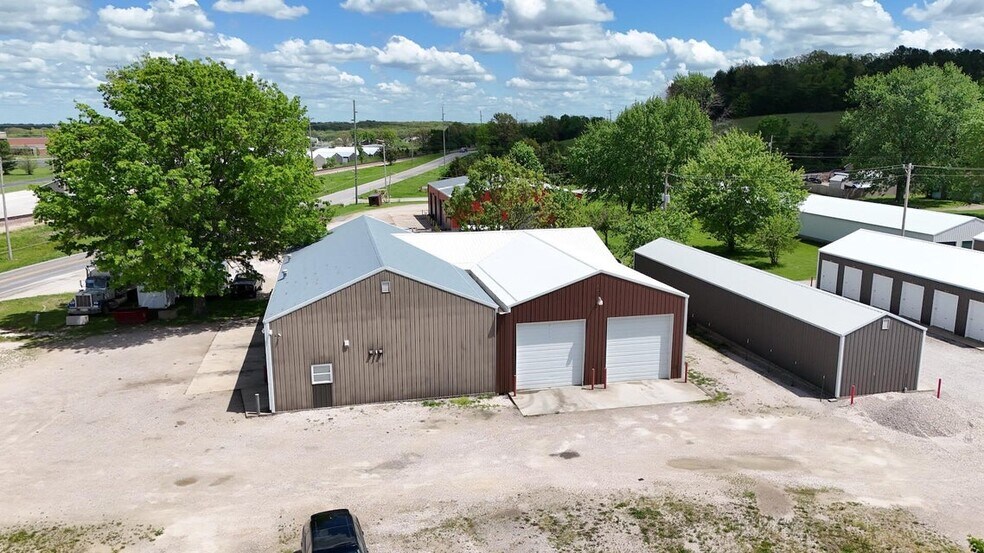 More Photos Of 828 Commercial St, Marshfield Industrial For Lease
