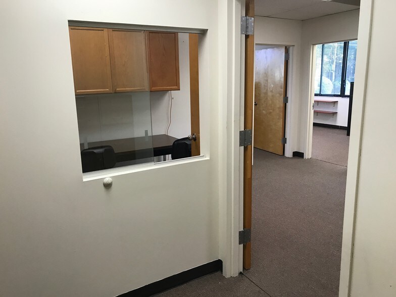 More Photos Of 30 S Ocean Ave, Freeport Loft Creative Space For Lease