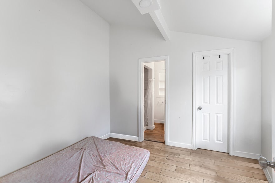 More Photos Of 136 N Garfield Ave, Oxnard Apartments For Sale
