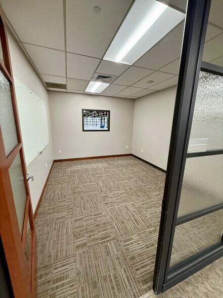 More Photos Of 2855 S Oakwood Rd, Oshkosh Manufacturing For Lease