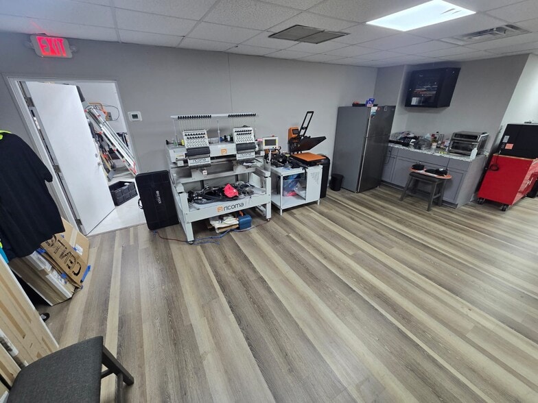 More Photos Of 525 State Road 7, Margate General Retail For Sale