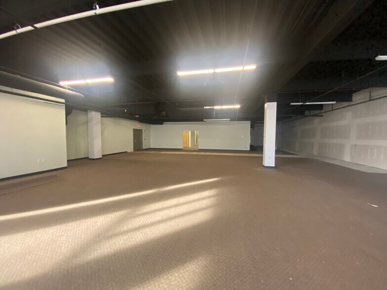 More Photos Of 150 Rowan St, Fayetteville Office For Sale