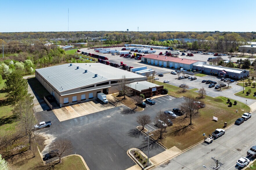 More Photos Of 8472 Industrial Dr, Olive Branch Warehouse For Sale