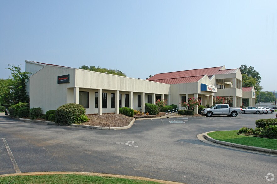 More Photos Of 650 Pratt Ave, Huntsville Office For Sale