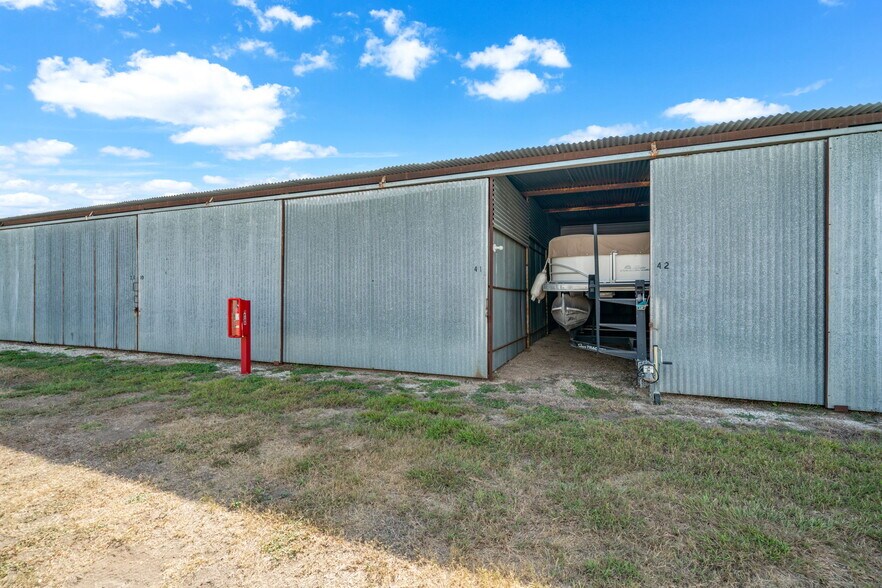 More Photos Of 8826 Fm 725, McQueeney Specialty For Sale