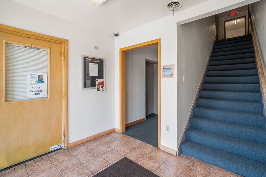 More Photos Of 6032-6040 W Lisbon Ave, Milwaukee Office For Sale