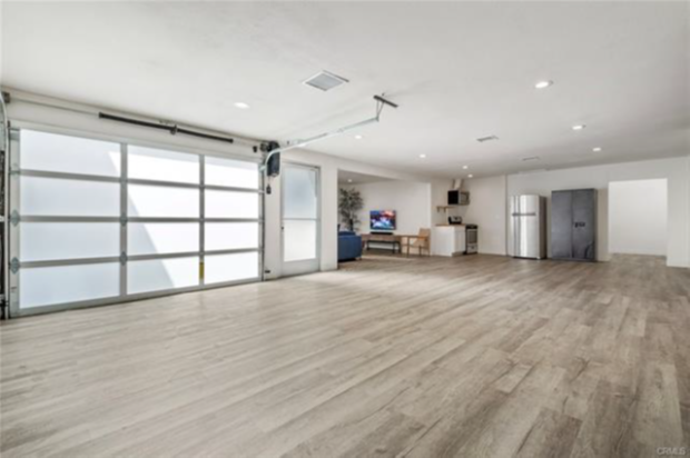 More Photos Of 555 E 3rd St, Long Beach Loft Creative Space For Sale