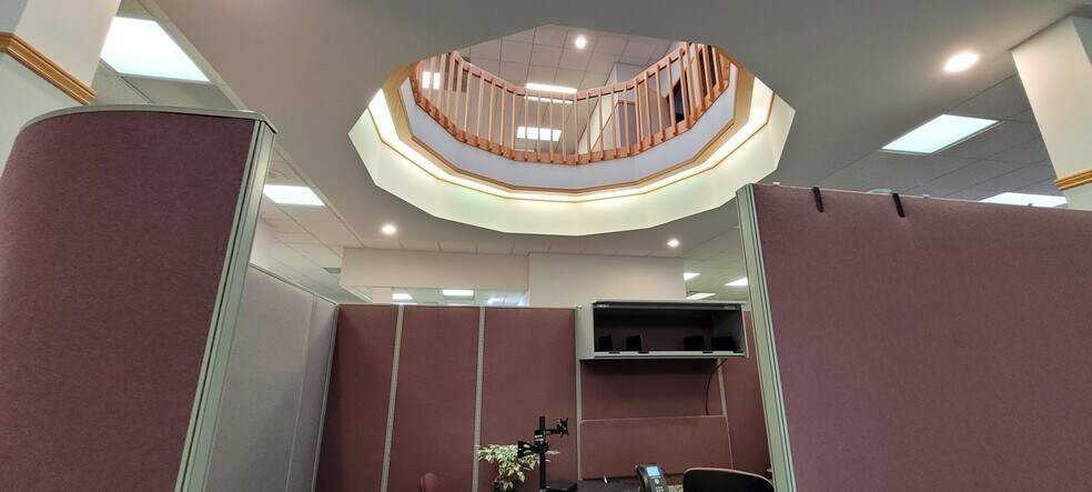 More Photos Of 100 Park Dr S, Great Falls Office For Lease