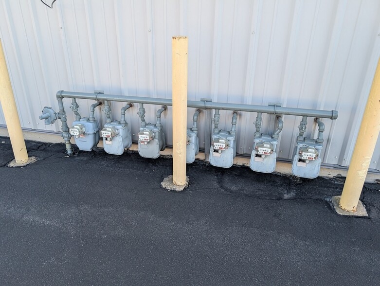 More Photos Of 4787 Hydraulic Rd, Rockford Manufacturing For Sale