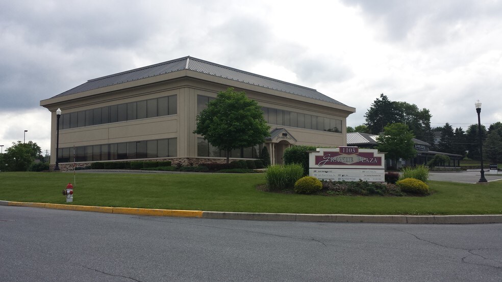More Photos Of 1103 Rocky Dr, West Lawn Medical For Lease