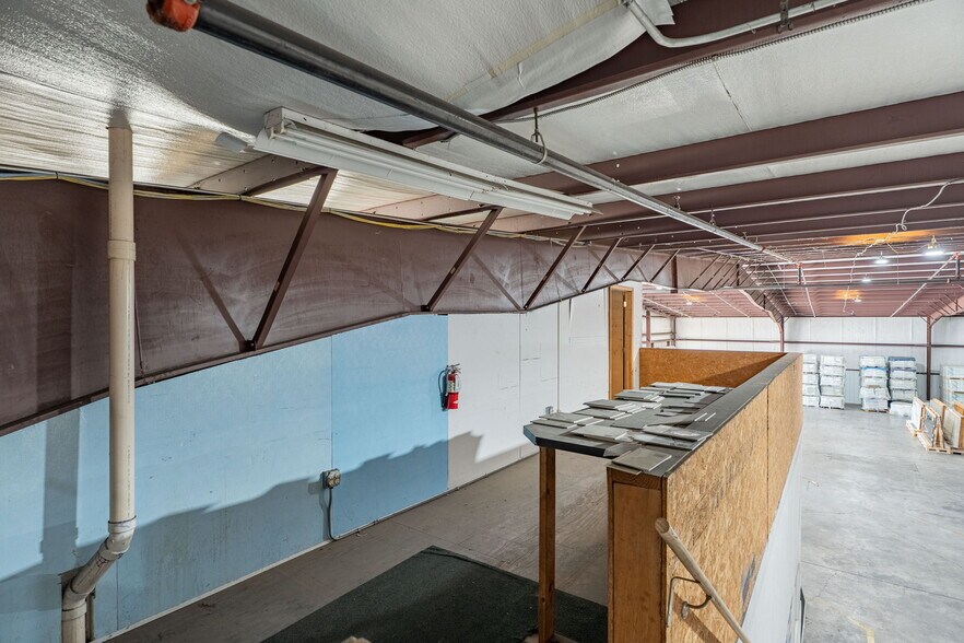 More Photos Of 3520 Old Metro Pky, Fort Myers Warehouse For Lease